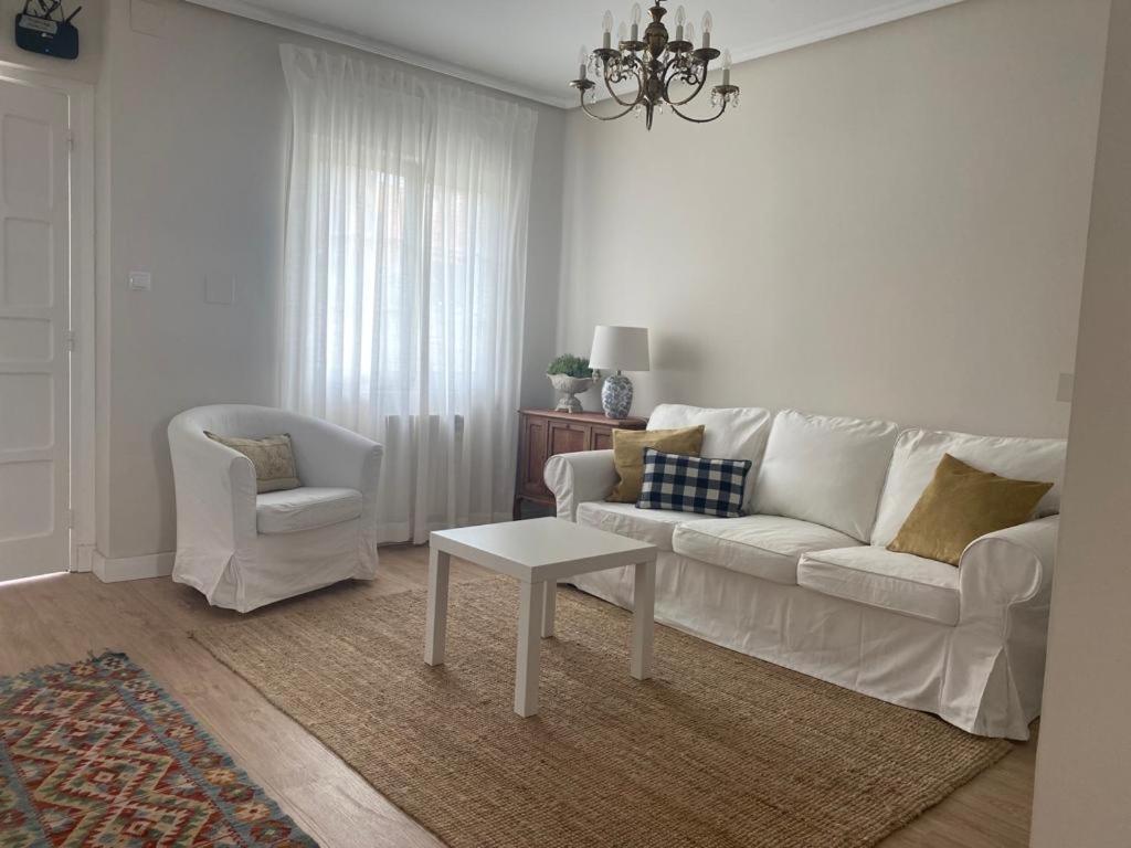 Aparthotel La Casita De El Montan Baja Avilés Esterno foto